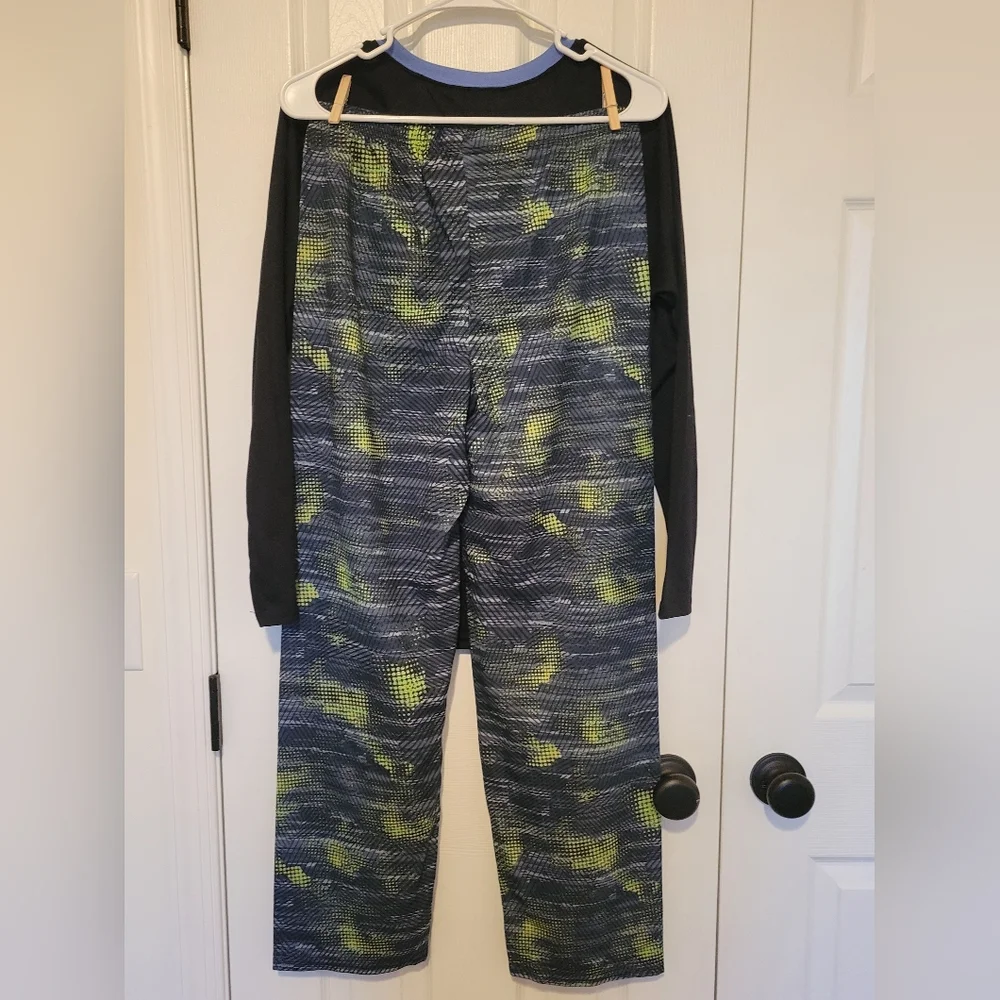 The Children's Place Youth Black and Blue Pajama Set